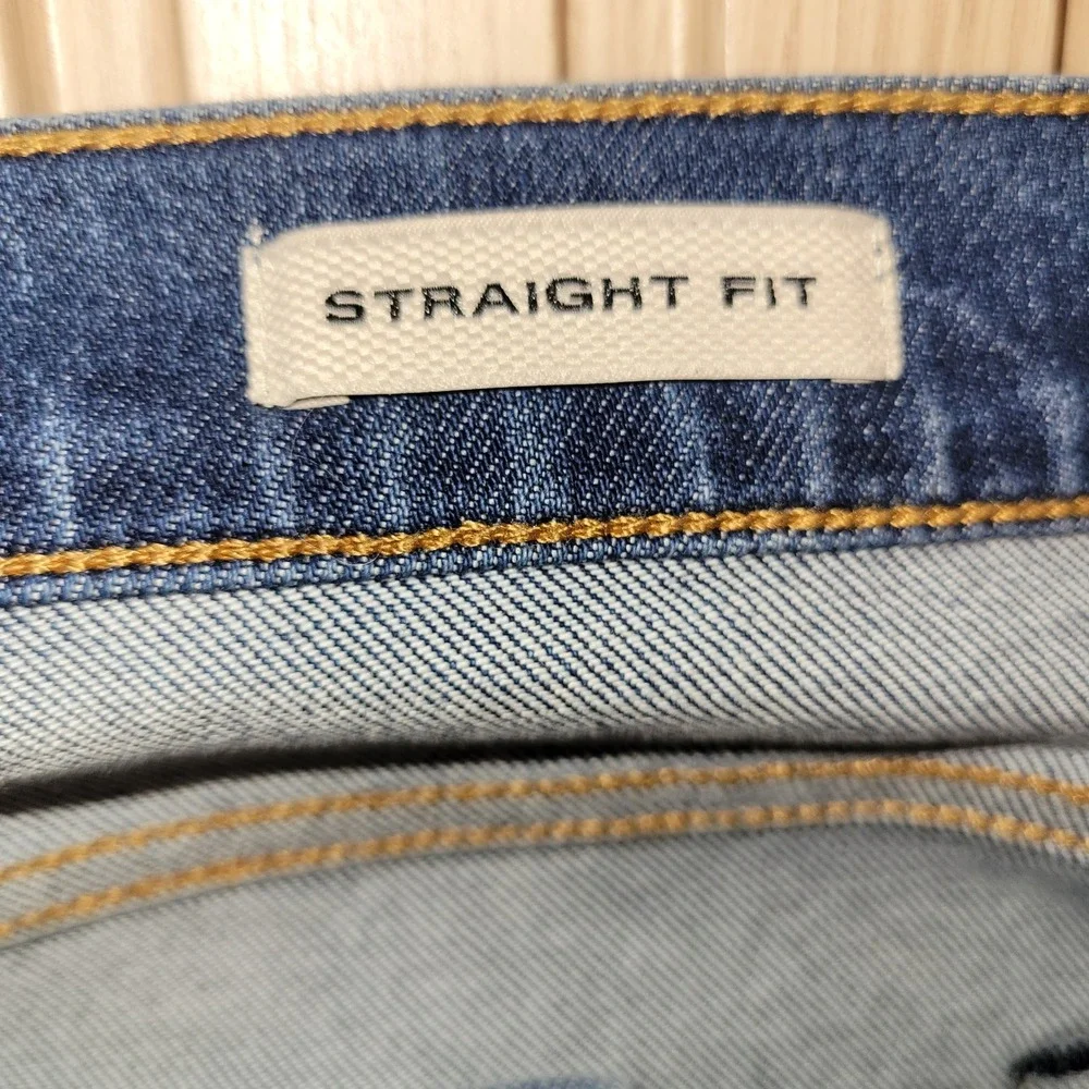 Flint and Tinder Mens Straight Fit Jeans 38x34 Medium Wash Blue F-520032 NWT